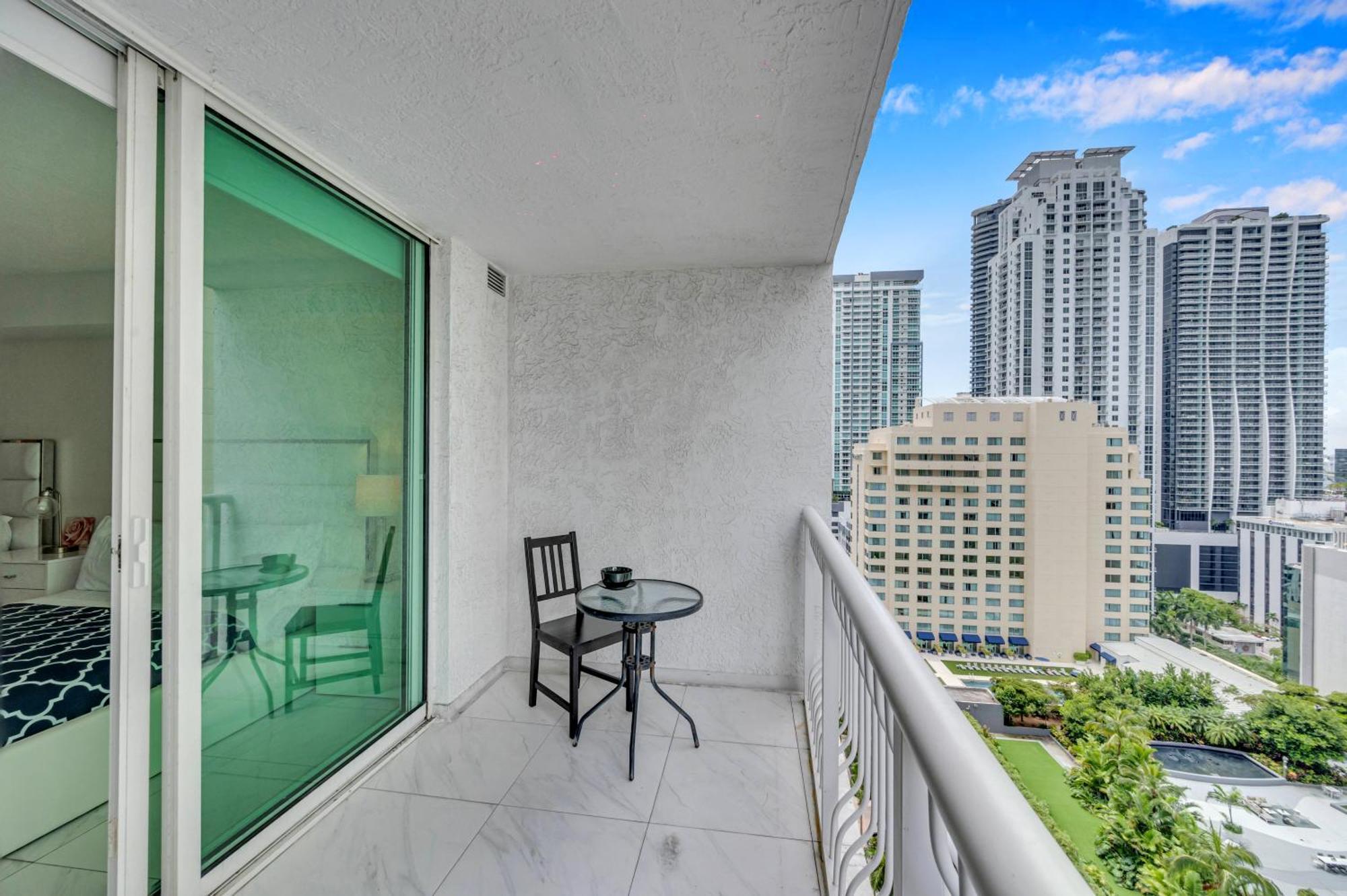 Beautiful High Floor * Brickell * Ocean View Apartamento